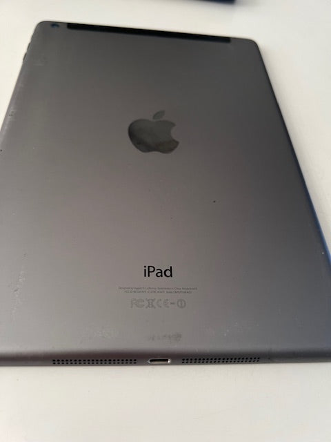 54. Apple iPad Air A1475 WIFI+Cellulair